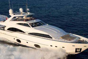 Motorboat Custom Line 97 (4 cabins)